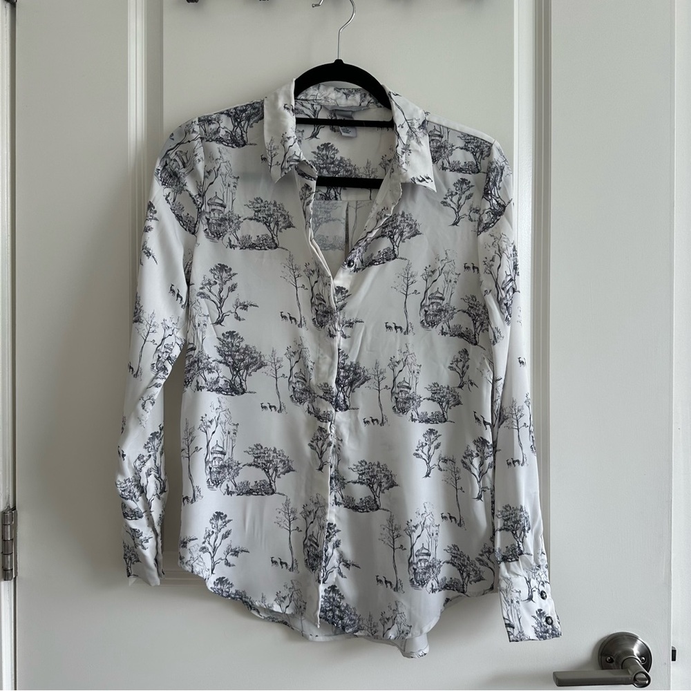H&M white button down shirt